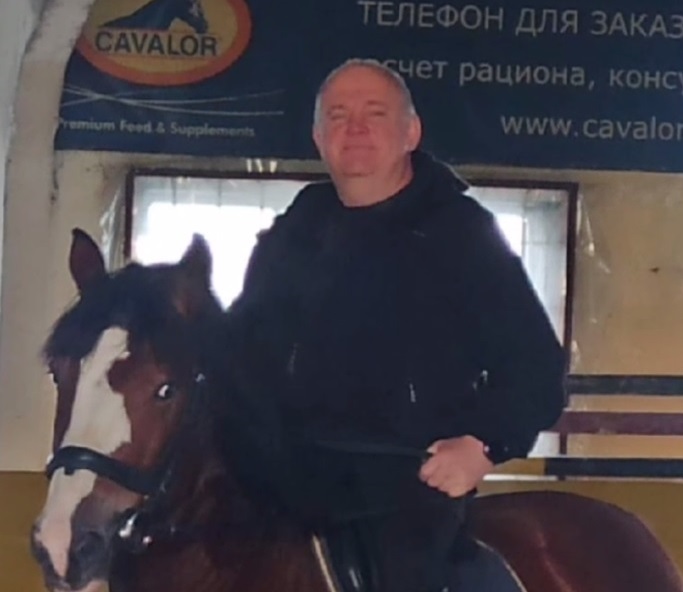 Вітаю всіх без винятку з прийдешнім Новим роком — роком Коня