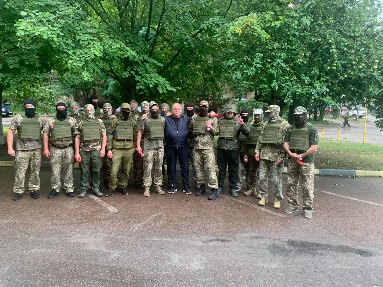 Сьогодні ми вітаємо наших доблесних ВОЇНІВ ЗАХИСНИКІВ ТА ЗАХИСНИЦЬ!